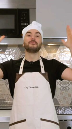 Benjamin Verrecchia Instagram - Mon Livre de cuisine Kiff Food est sorti ! Je suis en joie puissance 1000 de vous présenter mes recettes les plus gourmandes : Mac and cheese, Brownie, Raclette bowl, Burger, Donuts, Grilled Cheese…! En précommande pour les gourmands !

C’est quoi votre recette du Kiff ?

🎥 @ninnoul
