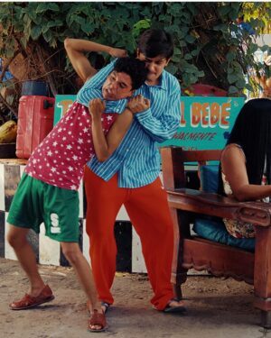 Benny Emmanuel Instagram - Nuestro primer trabajo juntos fue ‘La CQ’, luego, nuestro canal de YouTube y hasta ahora tuvimos la oportunidad de contar otra historia juntos. Qué bueno que nos quedamos en el casting de ‘Los casi ídolos de Bahía Colorada’.
Espero la hayan disfrutado mucho, porque para nosotros fue un sueño contar esta historia de la mano de Netflix, Alebrije, Ricardo Castro, Angello Faccini, María Alejandra Herrera, Mónica Chirinos y todos nuestros compañeros que queremos mucho.
¡Por más historias trabajando juntos!Califíquennos con dos manitas en Netflix, porque queremos hacer más pelis, jejetl 🌝
 ¿Les latería un video de YouTube contando nuestra experiencia? déjalos en los comennnns plox, bai.