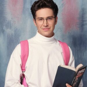 Benny Ibarra Instagram - Nos subimos al tren del meme y así se vería Danny si hubiera estudiado en otra preparatoria.
¿Con qué otro personaje te gustaría que jugáramos?