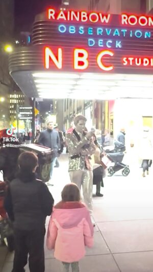 Benny Safdie Instagram - Silverman paid a visit to Rockefeller Center!