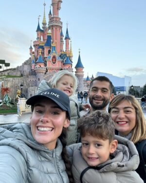 Benoît Assadi Instagram - Disney en famille ✨