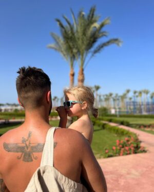 Benoît Assadi Instagram - Un échantillon de nos petites vacances farniente au soleil 🌞