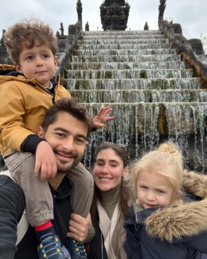 Benoît Assadi Instagram - Nous 4 et rien d’autre 🤍👨‍👩‍👦‍👦