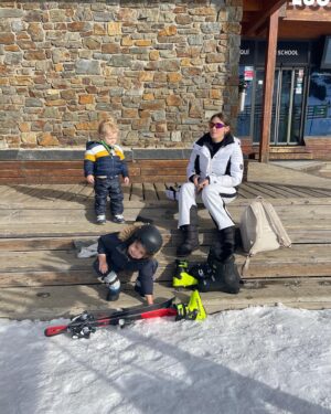Benoît Assadi Instagram - Week end au top 🎿 
@parkpiolets @grandvalira