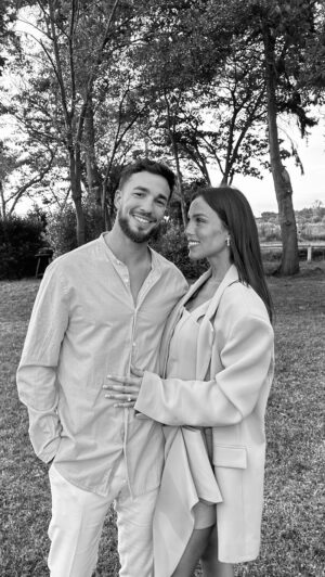Benoît Douady Instagram - Quand tu récupères ta tenue de mariage le même jour 😂
 

👰🏻 : @lamarieecapricieuse 
🤵🏻‍♂️: @atelier_coqlico