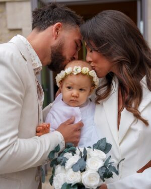 Benoît Douady Instagram - 10 ans plus tard… on s’est dit OUI 💍

Quelle journée inoubliable pour notre mariage civil entourés de notre famille et de nos amis, merci à vous tous, c’était magique 🥹 
On se retrouve en juillet pour la suite …💒🤍