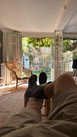 Benoît Dubois Instagram - “La ville a une figure, la campagne a une âme.” 🍃

Jacques de Lacretelle.

#printemps #jardinage #campagnefrancaise