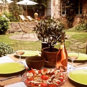 Benoît Dubois Instagram - Week-end en Bourgogne !!!#homesweethome #bourgogne #france #maisondecampagne #dimanche 🍃💚