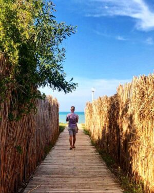 Benoît Dubois Instagram - Là où je vais
Les sons ne sont pas pareils
Le ciel est plus bleu
Il y a plus de soleil
C'est un pays docteur
Un monde intérieur
C'est un long chemin, je sais
Là où je vais #laurentvoulzy #tunisie #cielbleu 📷 @annaellesrr