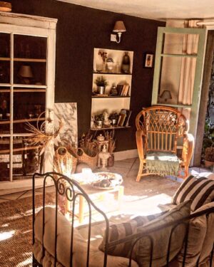 Benoît Dubois Instagram - #homesweethome #decorationinterieur #maisondecampagne 🍃

Décoration du salon d’été !!! Vivement le printemps. 🌳