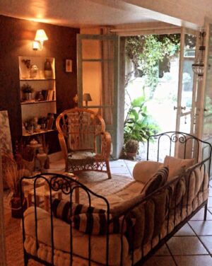 Benoît Dubois Instagram - #homesweethome #decorationinterieur #maisondecampagne 🍃

Décoration du salon d’été !!! Vivement le printemps. 🌳