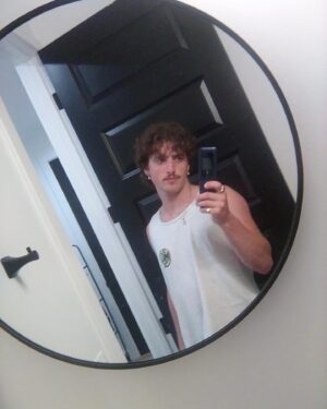 Benson Boone Instagram - Flip phones are the new thing