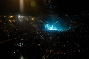 Benson Boone Instagram - Probably the most emotional day of my life. I’m still wondering if this show even happened. Our first arena. Thank you for crying with me, singing with me, laughing with me, feeling with me. I promise you this is just the start of it, and I ain’t slowin down till these tires are burned into the street.

📸: @shaydenschoonover 1,2,3
@mclean.long 4-10