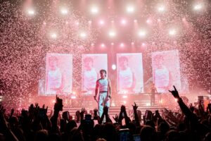 Benson Boone Instagram - Probably the most emotional day of my life. I’m still wondering if this show even happened. Our first arena. Thank you for crying with me, singing with me, laughing with me, feeling with me. I promise you this is just the start of it, and I ain’t slowin down till these tires are burned into the street.

📸: @shaydenschoonover 1,2,3
@mclean.long 4-10
