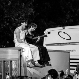 Benson Boone Instagram - From playin shows to singin ol tunes with my brother. Wouldn’t take it any other way. I love this tour I love these crowds and I love this job. Don’t you ever let me quit. Thank you Paris, thank you Europe.

📸: @shaydenschoonover 2,6,7,8,9
@mclean.long 1,4,5