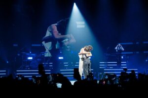 Benson Boone Instagram - Probably the most emotional day of my life. I’m still wondering if this show even happened. Our first arena. Thank you for crying with me, singing with me, laughing with me, feeling with me. I promise you this is just the start of it, and I ain’t slowin down till these tires are burned into the street.

📸: @shaydenschoonover 1,2,3
@mclean.long 4-10