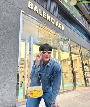 Benz Panupun Vongjorn Instagram - We never go out of style🕶️
