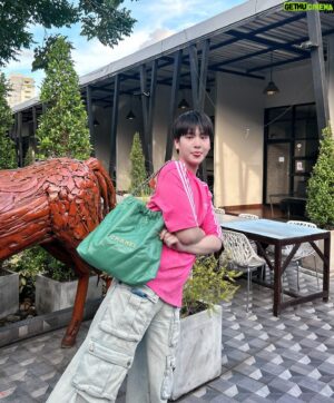 Benz Panupun Vongjorn Instagram - 🌞🌷