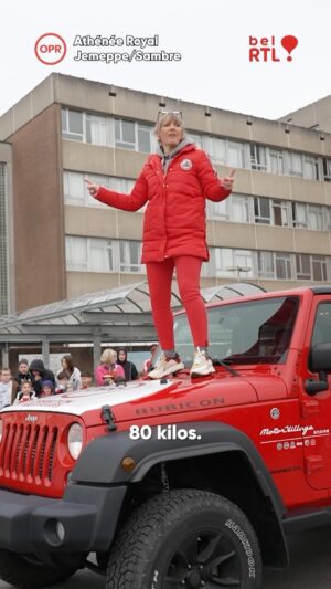 Bérénice Bourgueil Instagram - Pour cette 3ème étape de la tournée des écoles de l’Opération Pièces Rouges, Bérénice & Léon sont dans les provinces de Namur et du Hainaut 😍💰

#opr #operationpiecesrouges #televie #rtl #belrtl