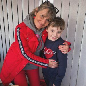 Bérénice Bourgueil Instagram - Le thème du @televieofficiel cette année, ce sont les champions !!! En voici un très beau « échantillon » Sasha! Toute une brigade de champions est prête pour tout donner et se bouger !!!
On compte sur vous !
@oprouges