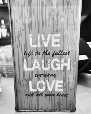 Berfu Öngören Instagram - #LIVE life to the fullest 🌈
#LAUGH everyday 🐬
#LOVE with all your heart 🩵🌸