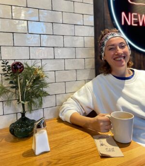 Berfu Öngören Instagram - Günaydın ☕️🥐🎐🌲