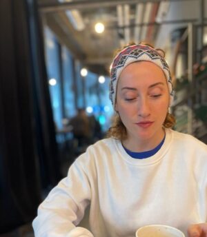 Berfu Öngören Instagram - Günaydın ☕️🥐🎐🌲
