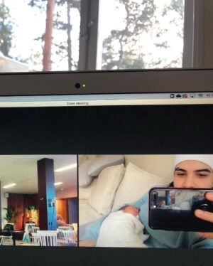 Beri Gerwise Instagram - KRIS. Frida, det verkar som att vi måste säga hejdå till den här nu och på riktigt den här gången. Men jag säger inte hejdå till dig, aldrig aldrig någonsin. Vilken underbart fin slump och chans jag fick att lära känna dig såhär och råkade få fortsätta med det i 3 år. Du har hört min summering så jag ska inte dra hela alltet här. Men jag vill berätta att KRIS öppnade universum för mig och jag fick lära mig the ropes med @fribec vid min sida, tack för rustningen. TACK till team @kulturhuset_vallingby och team ”KRIS” som höll den här pjäsen med varma händer tills vi fick visa upp den. ❤️‍🔥 Inga namn nämnda, inga namn glömda. Tack @maja.salomonsson.3 för förtroendet. Och sist men inte minst TAAAAAACK till alla som kommit och sett oss och alla fina ord och alla otroligt fina recensioner. Tror ni fattar hur stolt jag är över den här. Okej! Det var det. Nu gör vi den här grejen en sista gång ikväll och sen ses vi en annan gång i en annan värld. KRAM.