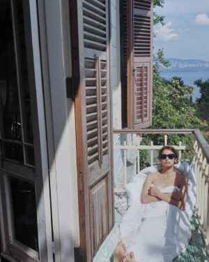 Beril Kayar Instagram - Walking around barefoot sleeping at the balcony , merci merci . Ciao ciao.
