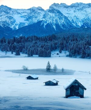 Berk Hakman Instagram - Ocak/January/2020 ,
romantische straße 😉
. 
#germany #almanya #garmischpartenkirchen #garmisch #munich #bayern #travelphotography #house #photooftheday #photography #photo #ev #shutterstock #fotoğraf #fotoğrafçılık #vscoturkey #earthpix #500px #beautifuldestinations #discoverearth  #discover_vacations  #ig_germany  #folkgreen #fotografie #romantischestrasse #muenchen #outdoorphotography