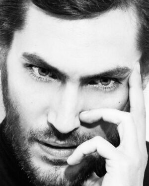 Berk Hakman Instagram - Which one?Solness?Helmer?Tesman?Alving?Rosmer?Ekdal?Krogstad?Einar?Brand?Borkman?Rank? 
bu arada eğer ingilizce biliyorsanız ve ikinci fotoğraftaki kitaba bir gün bir yerde rastlarsanız sakın almamazlık etmeyin,benden söylemesi🙏(swipe left) 

#foto #fotoğraf #fotografia #çekim  #blackandwhite #blackandwhitephotography #bnwphotography #bnwmood #bnwsouls #fotoğrafçılık #fotograf #bwphotography #bw #nezaman #nerede #hangi  #fotoğrafçı  #çekti