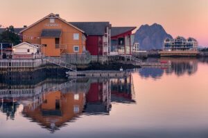 Berk Hakman Instagram - yansım a  8/9/2018 #norway #norge #norveç #norgefoto #lofoten #photography #travelphotography #naturephotography #reflection #lofotenislands #objektifimden #allshots  #travel #beautifuldestinations #discover_earth  #foto #photooftheday #shutterstock #visitnorway #visitlofoten #lofotenhighlights #northernnorway #norwaynature #ilovenorway #ig_norway #folkgreen #fotografie #fotografias #highlightsnorway