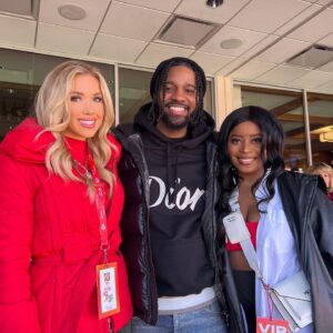 Bernard Harvey Instagram - Game day let’s go @chiefs. We got that W!!! Thank you @graciehunt for having us ❤️🙏🏾