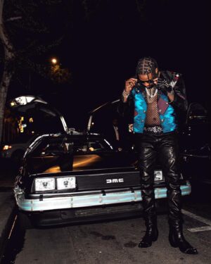 Bernard Harvey Instagram - Birthday was amazing!! 80’s themed. I feel the ❤️ love. Thank you to everyone who came out and celebrated with me. Thank you to @delilah @johnterzian @milofrank @hwoodgroup for hosting🤞🏾Thank you to all my friends and family for always showing me the purest love🥹❤️

📸: @cbradyphotography 
Styled by: @chaineley