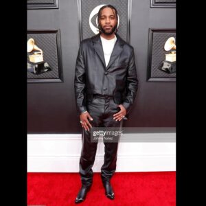 Bernard Harvey Instagram - What a night!! 
#grammys2022 

Styled by @avarylauren