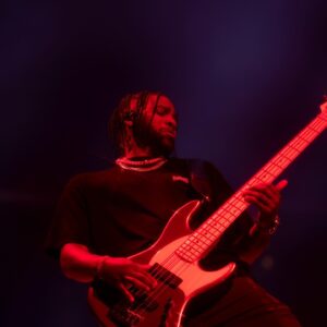 Bernard Harvey Instagram - Justice tour going crazy 🔥
It’s a blessing to perform the songs we created and worked hard on for the Justice album. From the studio to the stage 🤟🏾

📸: @evanpaterakis