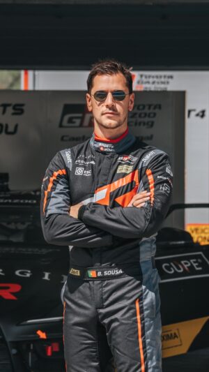 Bernardo Sousa Instagram - Mais um circuito 🔥🏁 Como é que acham que foi o dia de hoje? 👀 

#car #race #competição