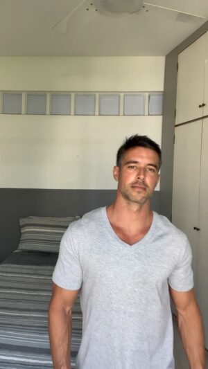 Bernardo Velasco Instagram - Sobre seftape ! Hahahaha… 
Todo ator vive esse drama! E na hora que a gente vai começar…buzina na rua, sirene ligada, uma loucura!