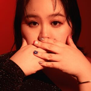 Berry Wen-i Kuo Instagram - 懇請大家不要忘記我長什麼樣子（甩髮

✨ @drama.culture 
📸 @hellohenryboy 
🪄 @st2102