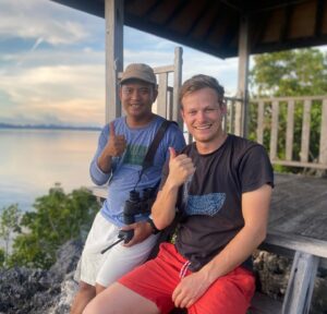 Bertie Gregory Instagram - As well as getting to hang out with cool animals for ‘Animals Up Close’ on Disney , we also get to hang out with cool people. Ayub is one of the rangers safeguarding the Misool Marine Reserve. His antipoaching watch tower is definitely in the running for the world’s coolest office competition! This area used to be rife with dynamite fishing and shark fining. Twenty years ago however, the local community came together to setup this reserve. Today, this 500-square-mile marine protected area is thriving. Catch the whole story in the ‘Devil Ray Islands’ episode of Animals Up Close @wildstarfilms @natgeo 
#AnimalsUpClose @misoolfoundation