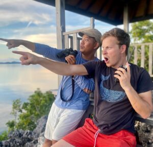 Bertie Gregory Instagram - As well as getting to hang out with cool animals for ‘Animals Up Close’ on Disney , we also get to hang out with cool people. Ayub is one of the rangers safeguarding the Misool Marine Reserve. His antipoaching watch tower is definitely in the running for the world’s coolest office competition! This area used to be rife with dynamite fishing and shark fining. Twenty years ago however, the local community came together to setup this reserve. Today, this 500-square-mile marine protected area is thriving. Catch the whole story in the ‘Devil Ray Islands’ episode of Animals Up Close @wildstarfilms @natgeo 
#AnimalsUpClose @misoolfoundation