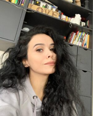 Beste Bereket Instagram - İşte değilsek evdeyiz,ya nerde olacagız🤷🏻‍♀️🦠