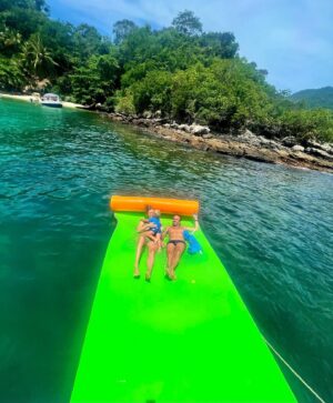 Betina Schmidt Instagram - angra’s love dump 🐠☀️