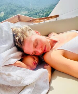Betina Schmidt Instagram - angra’s love dump 🐠☀️