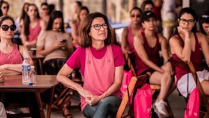 Betina Schmidt Instagram - A ONE em conjunto com o projeto @onecomelas realizou um dos eventos mais impactantes do nosso calendário de 2023 - o 'Invista em Você: Edição Outubro Rosa' - uma verdadeira imersão em saúde, bem-estar e empoderamento financeiro feminino.

Foi uma manhã incrível de conversas abertas sobre prevenção, saúde e autocuidado; sobre a importância do esporte como aliado da saúde mental e física; insights sobre como as mulheres podem se posicionar melhor financeiramente, além de beach tennis.

Nossas porta vozes, @amandanotini e @betinaschmidt tiveram a honra de receber e bater um papo com renomada Dra. @kerstinkapp. Kapp comentou e tirou dúvidas sobre diversos aspectos da saúde e bem-estar femininos. Da prevenção ao câncer de mama à importância da prática esportiva e ao poder transformador de investir em si mesma, reforçando o impacto positivo que o conhecimento especializado tem no nosso dia a dia e no futuro da saúde da mulher.

Não foi só um evento. Foi uma demonstração do que acontece quando compromisso e ação se encontram. Agradecemos a cada uma das mulheres que trouxeram sua energia e fizeram esse encontro acontecer. 👏

Queremos expressar também a nossa mais profunda gratidão aos parceiros que estiveram ao nosso lado nessa manhã maravilhosa de impacto e engajamento: @larulp_oficial; @seleve_seleve, @kesser.lab, @cacoworiginal, @dreamz. Cada conversa, cada painel e cada momento de aprendizado foi amplificado pela colaboração e apoio de vocês. 

Fiquem ligados, vem mais por aí!