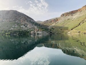 Bettany Hughes Instagram - The beauty of the #Euphrates in #Türkiye full of remarkable #archaeology - all in #Treasures #Channel4 this Saturday #Turkey #Greece #Albania X