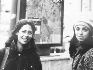 Betül Çobanoğlu Instagram - #yirmiliyaslarchalenge #20’ler 30’lar 40’lar 50’ler 60”lar..vs♥️🏁♥️👯‍♀️