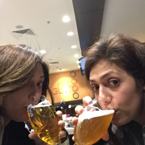 Betül Çobanoğlu Instagram - #kızkardeş👭 💛