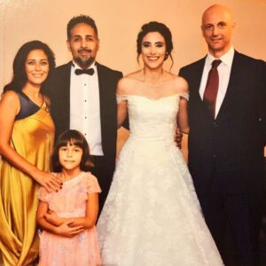 Betül Çobanoğlu Instagram - Canım kardeşim Caner ve güzelim Dilşat mutluluklar dilerim,şansınız umudunuz sevginiz hiç tükenmesin💜✨✨✨🎈