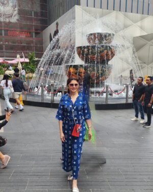 Bhagyashree Instagram - #throwbackthursday to clips of my trip to Kuala Lampur, Malaysia.
1. Holidaying Me
2. Us at the famous Petronas twin towers.
3. Coffee at the Dior cafe
4. Pavillion Mall
5. Merdeka 118, the world's 2nd tallest tower.
6. At Ironfairies at Trec
7. Oh I deserved the treat
8. At Batu Cave Temple of Lord Murugan
9. At the Wet deck, a rooftop bar at W
10. A trailor of my trip

#kualalumpur #holiday #malaysia #holidaydestination #dior #batucaves #placestovisit #petronastowers #merdeka #ironfaries